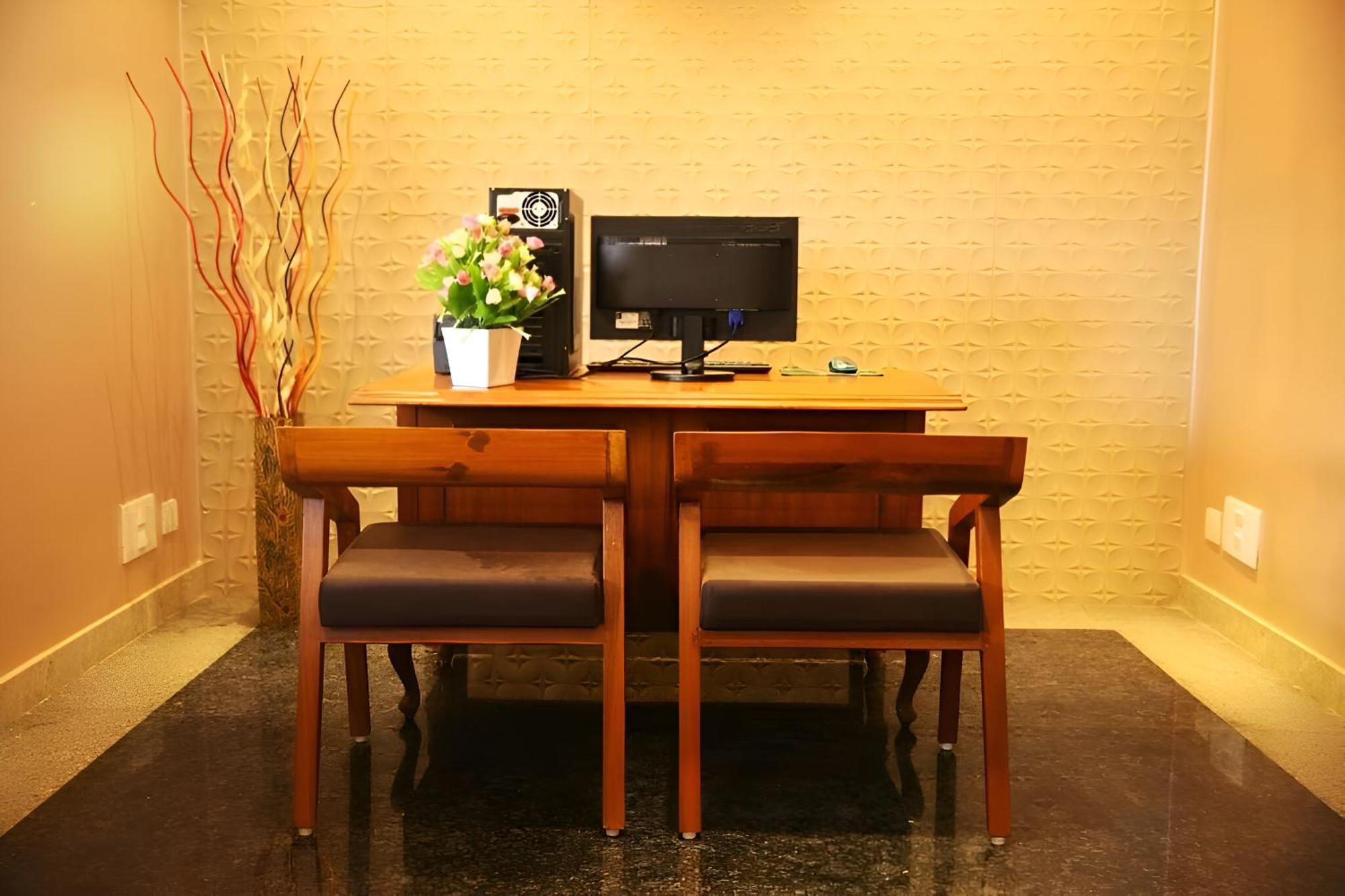 פונדיצ'רי Le Holiday Inn מראה חיצוני תמונה