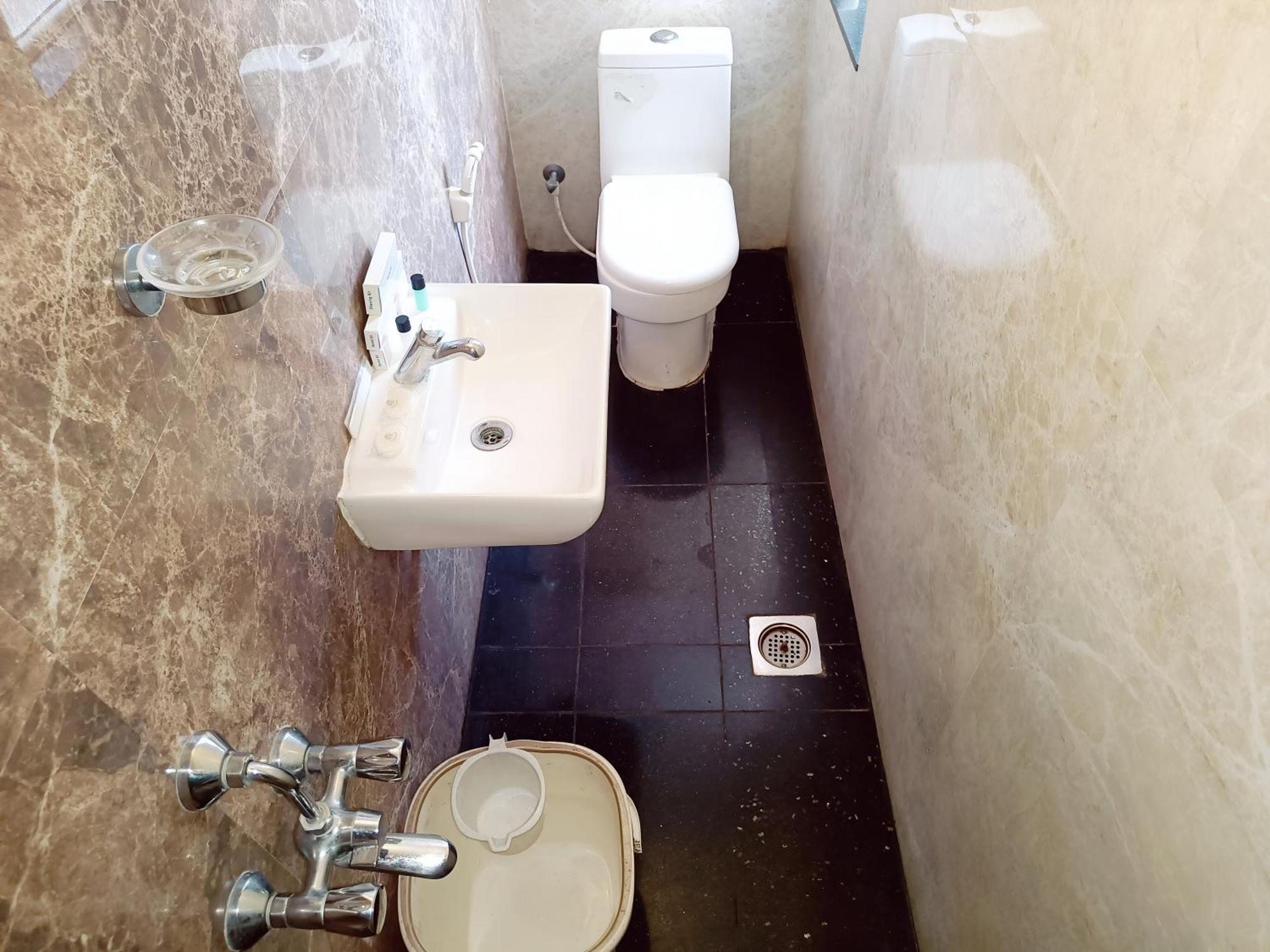 פונדיצ'רי Le Holiday Inn מראה חיצוני תמונה