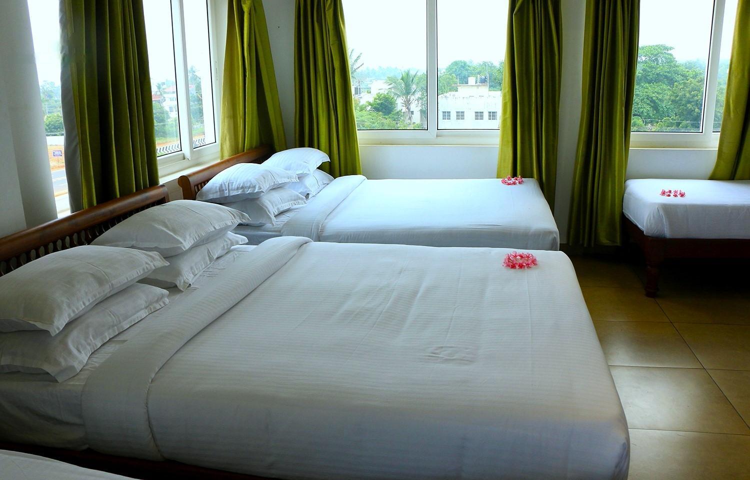 פונדיצ'רי Le Holiday Inn מראה חיצוני תמונה