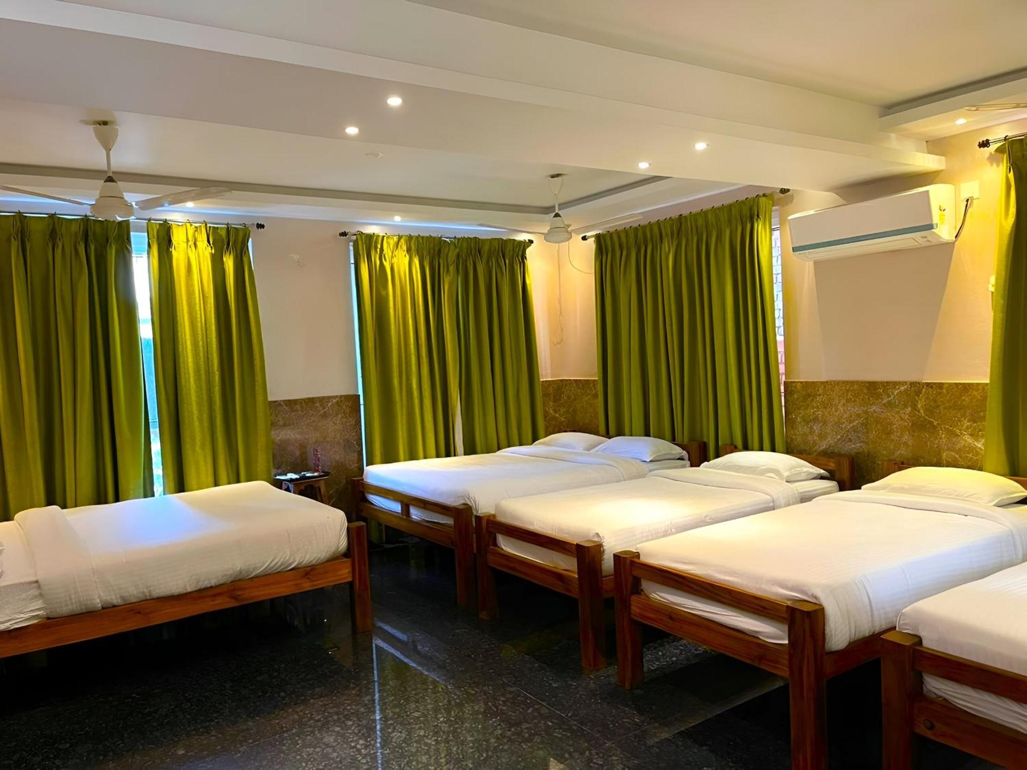 פונדיצ'רי Le Holiday Inn מראה חיצוני תמונה