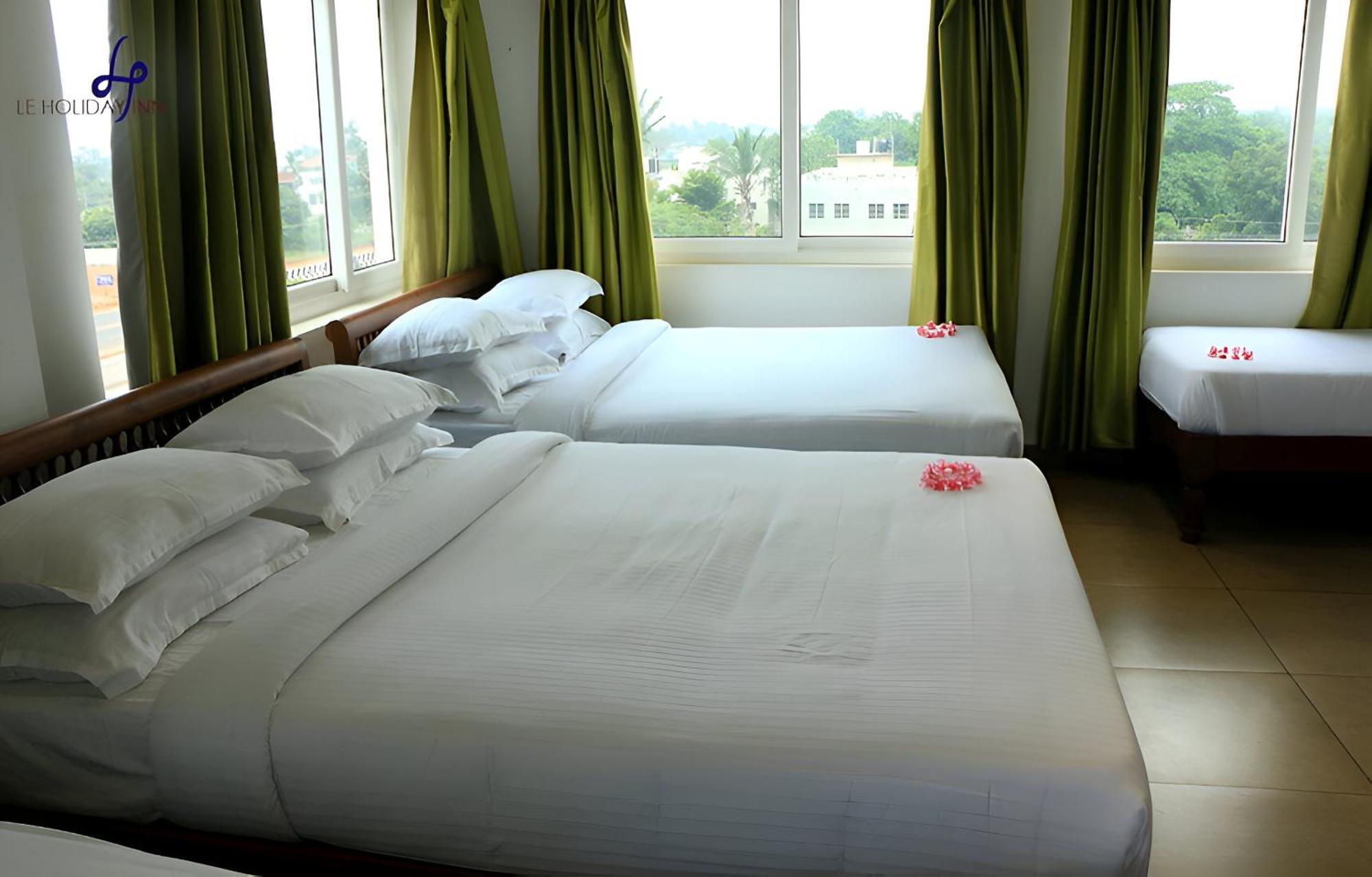פונדיצ'רי Le Holiday Inn מראה חיצוני תמונה