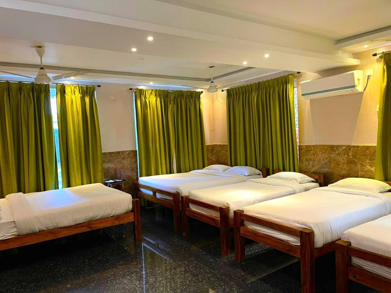 פונדיצ'רי Le Holiday Inn מראה חיצוני תמונה